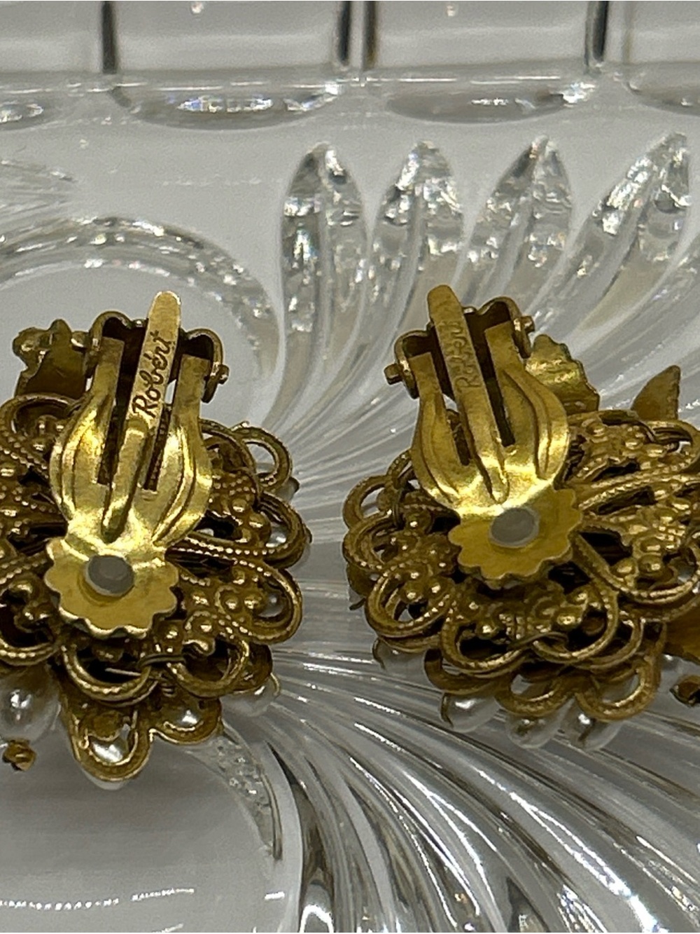 Vintage Original By Robert Faux Pearl and Rhinestone Brooch and Clip-On Earrings - Picture 5 of 9